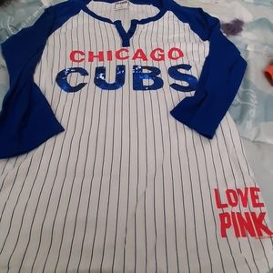 Pink v.s. Cubs shirt